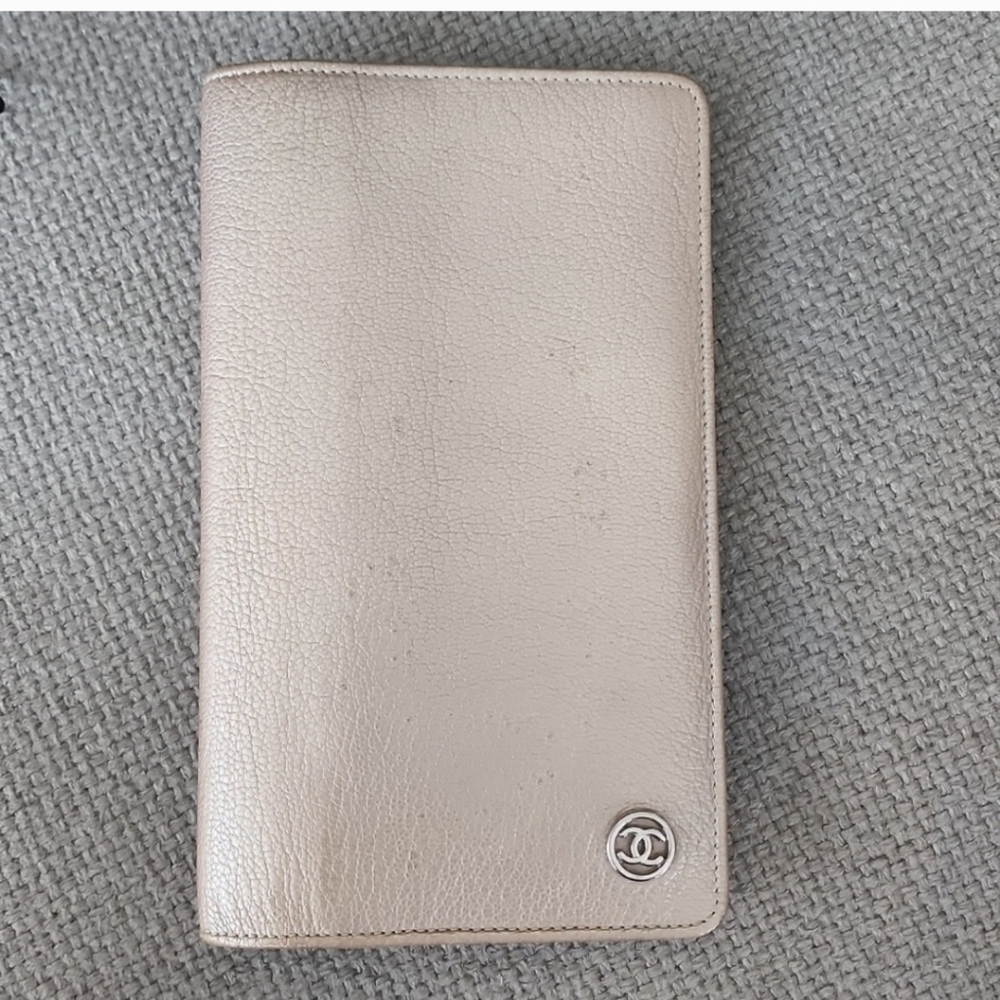 CHANEL Coco Camelia Bifold Long Wallet Light Pink Calf Leather Skin